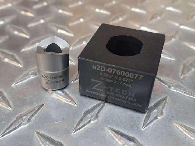 Custom u2D die set.  0.760" by 0.677" over flats double D.  Requires the uDM500-Puller 