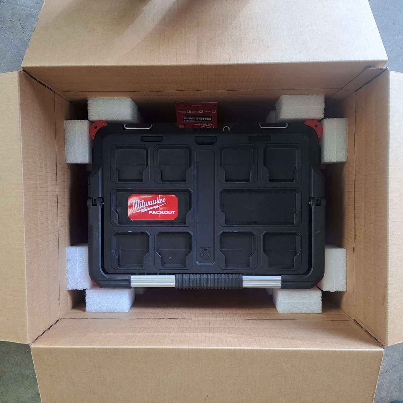 Adhere 2pcs on sides of box at each corner approx. level with top of packoout lid...