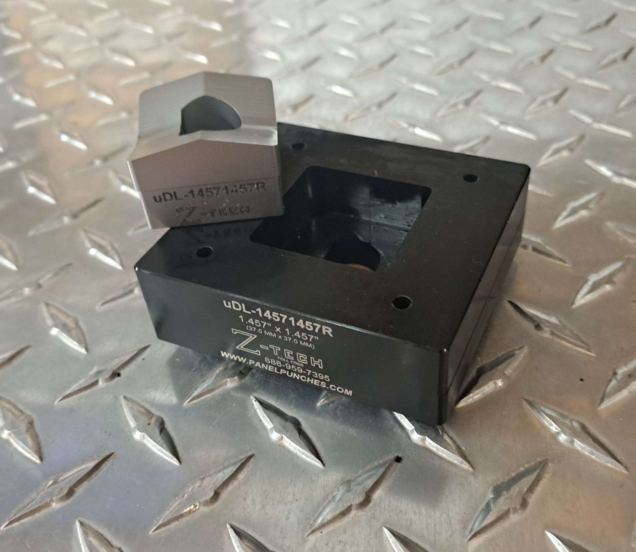 uDL-14571457R (2).jpg