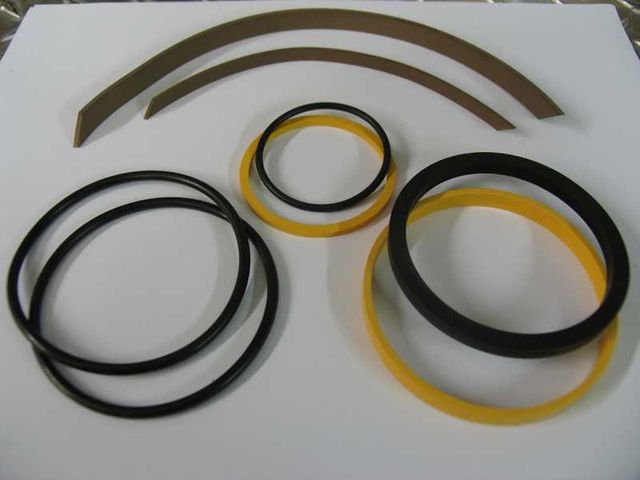 This package contains all the seals for the BV-200-6 Main Cylinder Section.